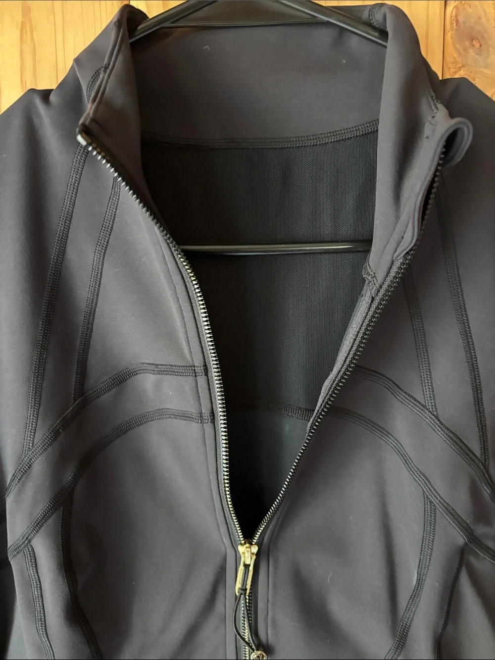 lululemon athletica 2010 special edition black cropped define jacket.